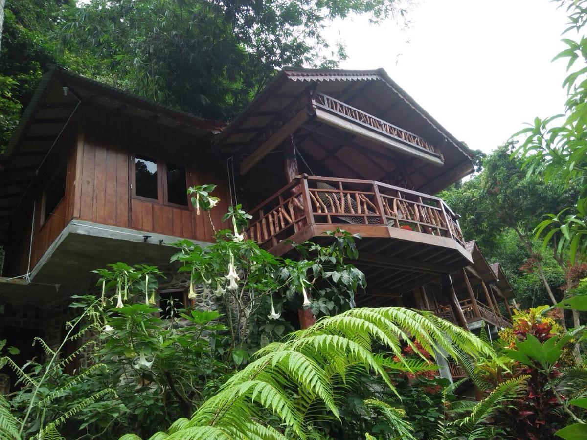 Kupu Kupu Garden Guest House & Cafe Букіт-Лаванґ Екстер'єр фото
